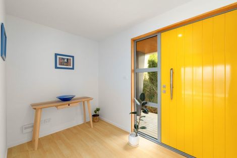 Photo of property in 5 Stoneyridge Close, Mount Pleasant, Christchurch, 8081