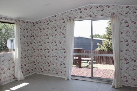 Photo of property in 211 Don Buck Road, Massey, Auckland, 0614