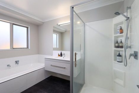 Photo of property in 21 Les Wakefield Road, Mapua, 7005