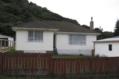 Photo of property in 56 Lees Grove, Wainuiomata, Lower Hutt, 5014