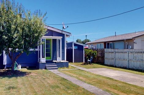 Photo of property in 16 Forth Street, Levin, 5510