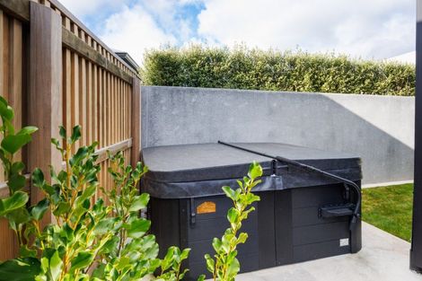 Photo of property in 58 Kanuka Drive, Hokowhitu, Palmerston North, 4410