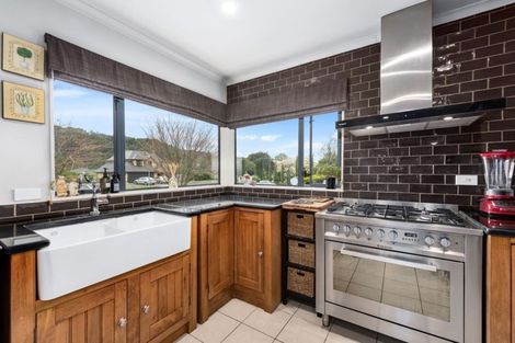 Photo of property in 23 Carlow Grove, Birchville, Upper Hutt, 5018