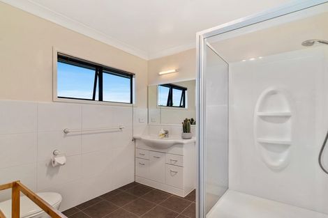 Photo of property in 28 Holden Avenue, Holdens Bay, Rotorua, 3010