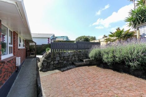 Photo of property in 31 Bayly Road, Moturoa, New Plymouth, 4310