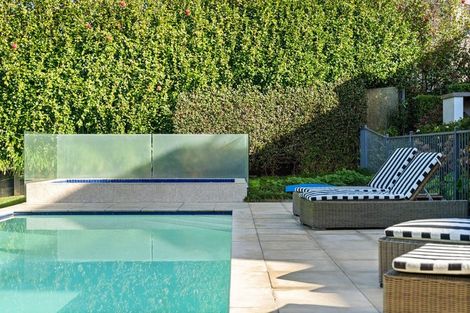 Photo of property in 290 Jervois Road, Herne Bay, Auckland, 1011