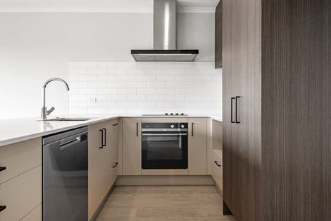 Photo of property in 4/1 Parapara Place, Albany, 0632