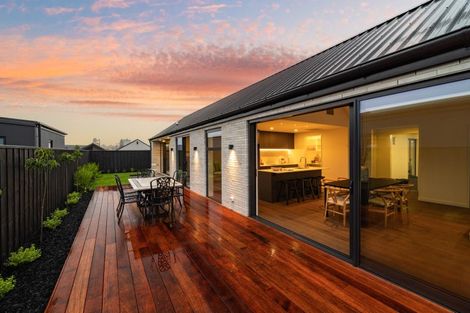 Photo of property in 19 Perehia Mews, Marshland, Christchurch, 8083