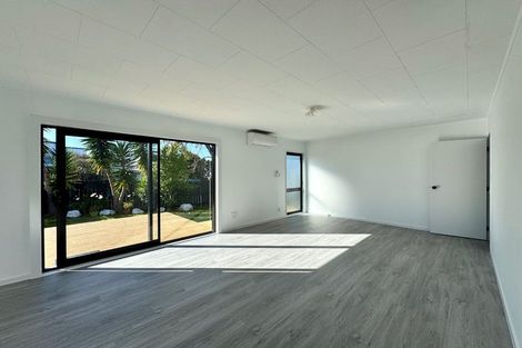 Photo of property in 1/22 Barneys Farm Road, Clendon Park, Auckland, 2103