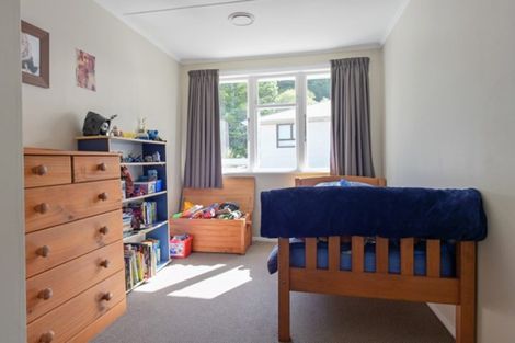 Photo of property in 9 Greer Crescent, Tawa, Wellington, 5028