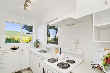 Photo of property in 24 Fyvie Avenue, Tawa, Wellington, 5028