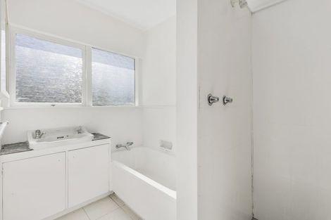 Photo of property in 2 Beswick Place, Birkdale, Auckland, 0626