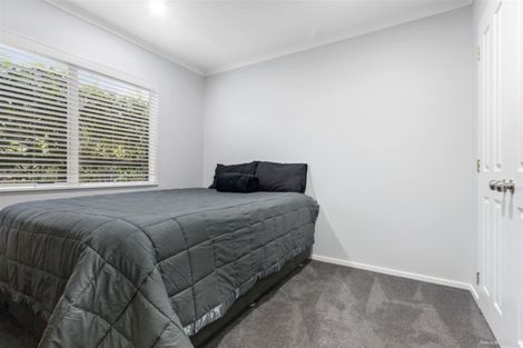 Photo of property in 22 John Lister Close, Golflands, Auckland, 2013