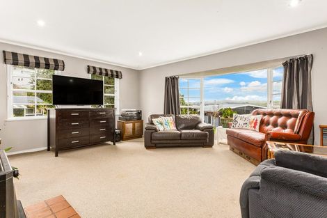 Photo of property in 7 Luff Place, Whitby, Porirua, 5024