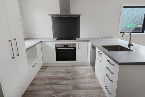 Photo of property in 4/64 Glen Road, Stokes Valley, Lower Hutt, 5019