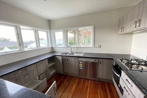 Photo of property in 50 Fruitvale Road, New Lynn, Auckland, 0600