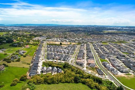 Photo of property in 1 Pae Lane, Flat Bush, Auckland, 2019