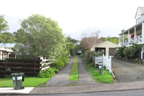Photo of property in 31 Fairway Avenue, Red Beach, 0932