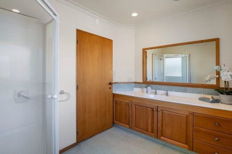 Photo of property in 32 Marine Parade, Mount Maunganui, 3116