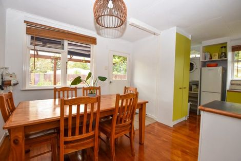 Photo of property in 1 Hughan Place, Carterton, 5713