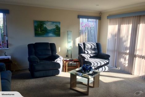 Photo of property in 9 Gendo Avenue, Henderson, Auckland, 0612