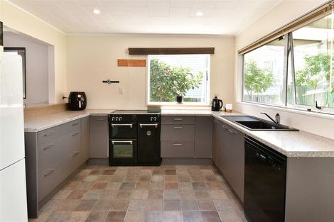 Photo of property in 31 Hammond Avenue, Hatfields Beach, Orewa, 0931