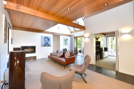 Photo of property in 30 Moontide Road, Kumeu, 0892