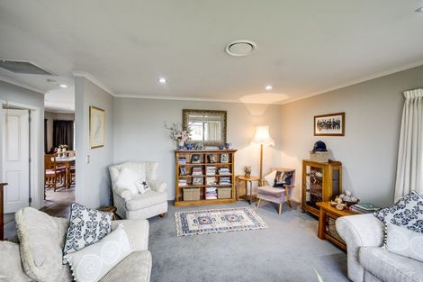 Photo of property in 17 Newbury Place, Taradale, Napier, 4112