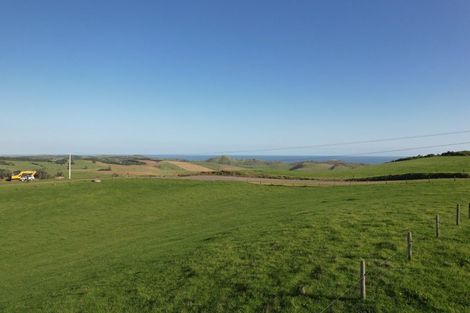 Photo of property in 177 Rehutai Road, Baylys Beach, 0377