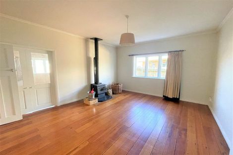 Photo of property in 61 Tiro Tiro Road, Levin, 5510