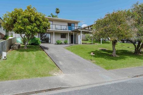 Photo of property in 7 John Dee Crescent, Red Beach, 0932