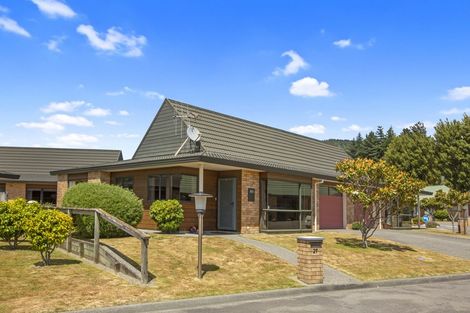 Photo of property in Redwood Village, 27/42 Main Road, Tawa, Wellington, 5028