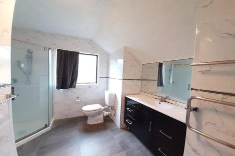 Photo of property in 2/58 Hayr Road, Three Kings, Auckland, 1042