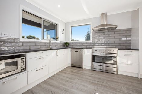 Photo of property in 16 Manly Street, Paraparaumu Beach, Paraparaumu, 5032