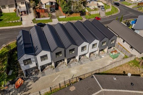 Photo of property in 35 Glenbervie Crescent, Massey, Auckland, 0614