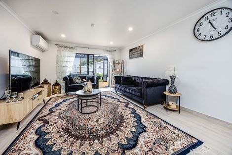 Photo of property in 11 Battlen Place, Manurewa, Auckland, 2105