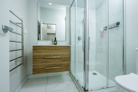 Photo of property in 2b Rosalind Road, Glenfield, Auckland, 0629