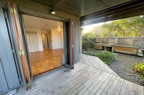 Photo of property in 180 Marine Parade North, Piha, New Lynn, 0772