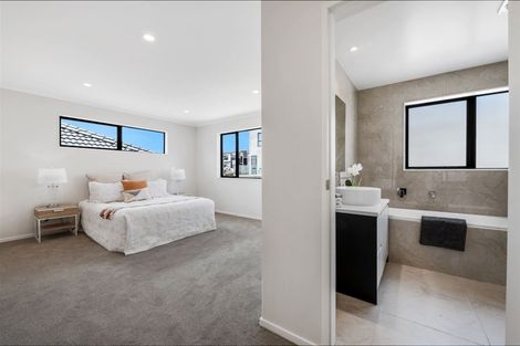 Photo of property in 4 Aklander Rise, Flat Bush, Auckland, 2019