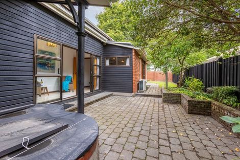 Photo of property in 270 Memorial Avenue, Burnside, Christchurch, 8053