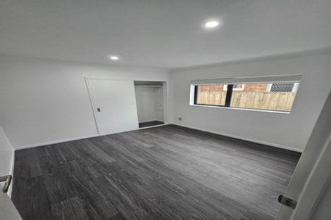 Photo of property in 2/41 Charles Dickens Drive, Mellons Bay, Auckland, 2014