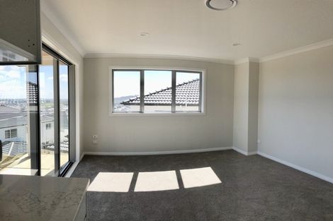 Photo of property in 11 Aklander Rise, Flat Bush, Auckland, 2019