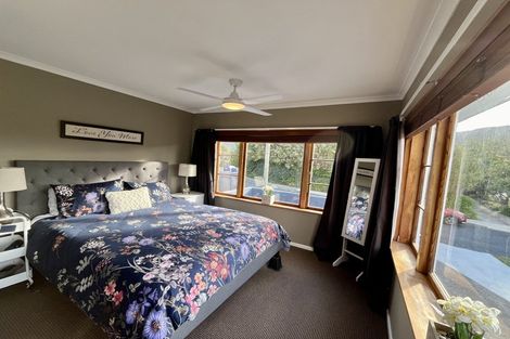 Photo of property in 14 Cecil Road, Tawa, Wellington, 5028