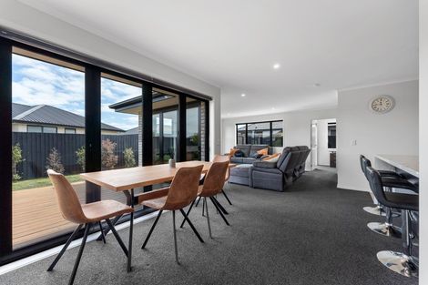 Photo of property in 11 Flagstaff Place, Halswell, Christchurch, 8025