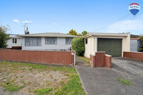 Photo of property in 4 Benge Crescent, Clouston Park, Upper Hutt, 5018