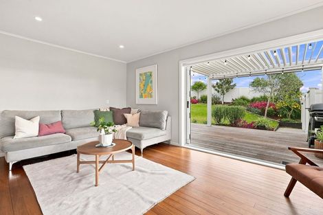 Photo of property in 1/77 Birkdale Road, Birkdale, Auckland, 0626