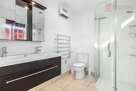 Photo of property in 29 Straven Road, Riccarton, Christchurch, 8011