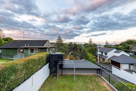 Photo of property in 18 Beulah Avenue, Rothesay Bay, Auckland, 0630