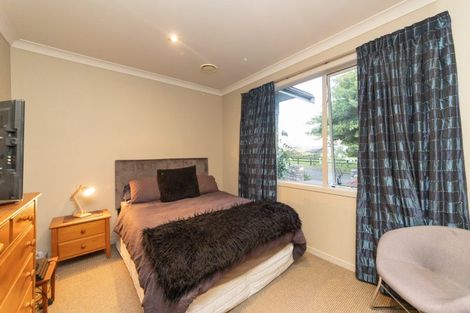 Photo of property in 6 Homestead Lane, Fitzherbert, Palmerston North, 4471