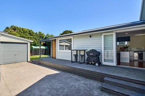 Photo of property in 22 Central Terrace, Alicetown, Lower Hutt, 5010